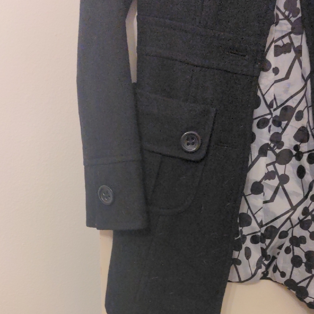Elegant Black Women's Coat - Picture 4 of 8